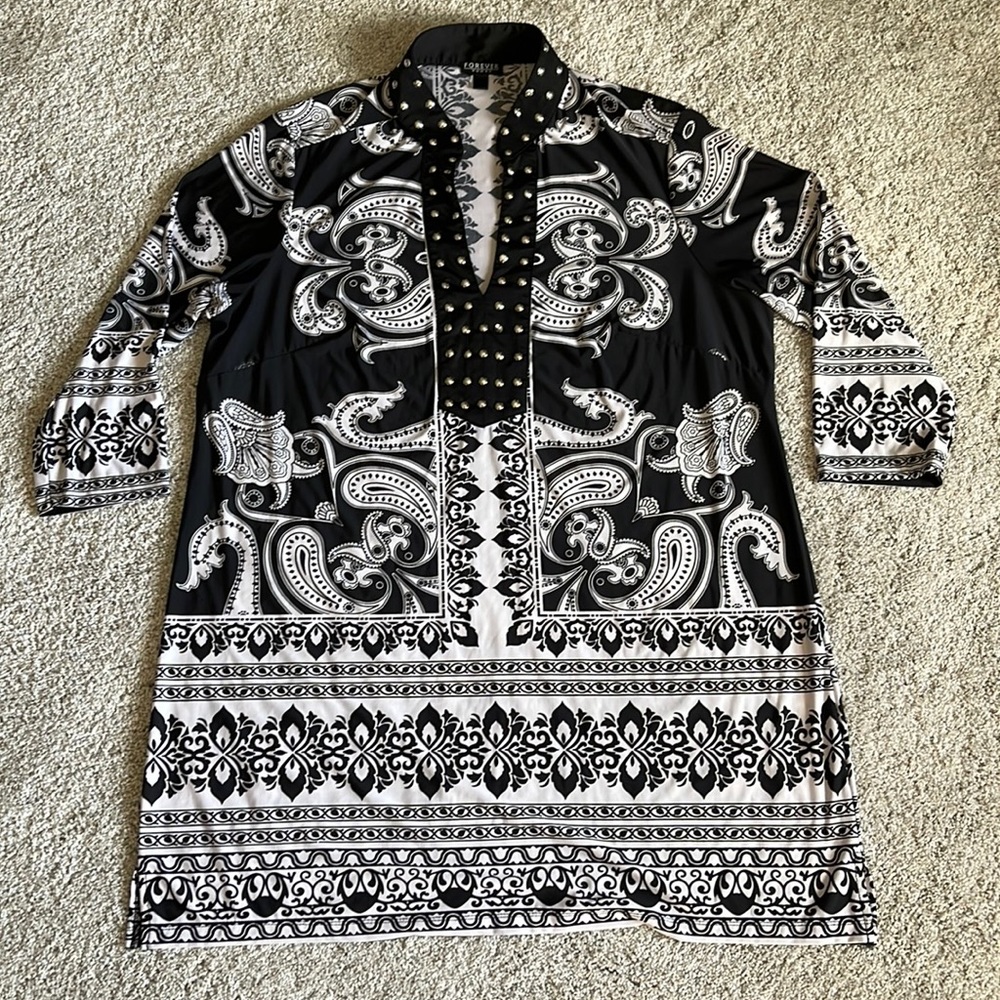 Forever Woman Black/White, 3/4 Sleeved Tunic. 1X